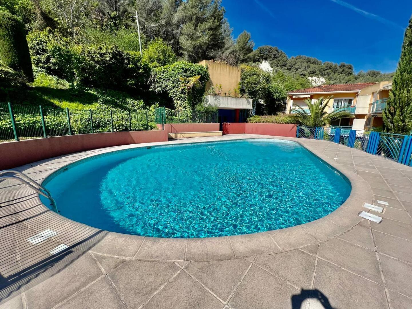 Quiet Studio Swimming Pool Roquebrune المظهر الخارجي الصورة